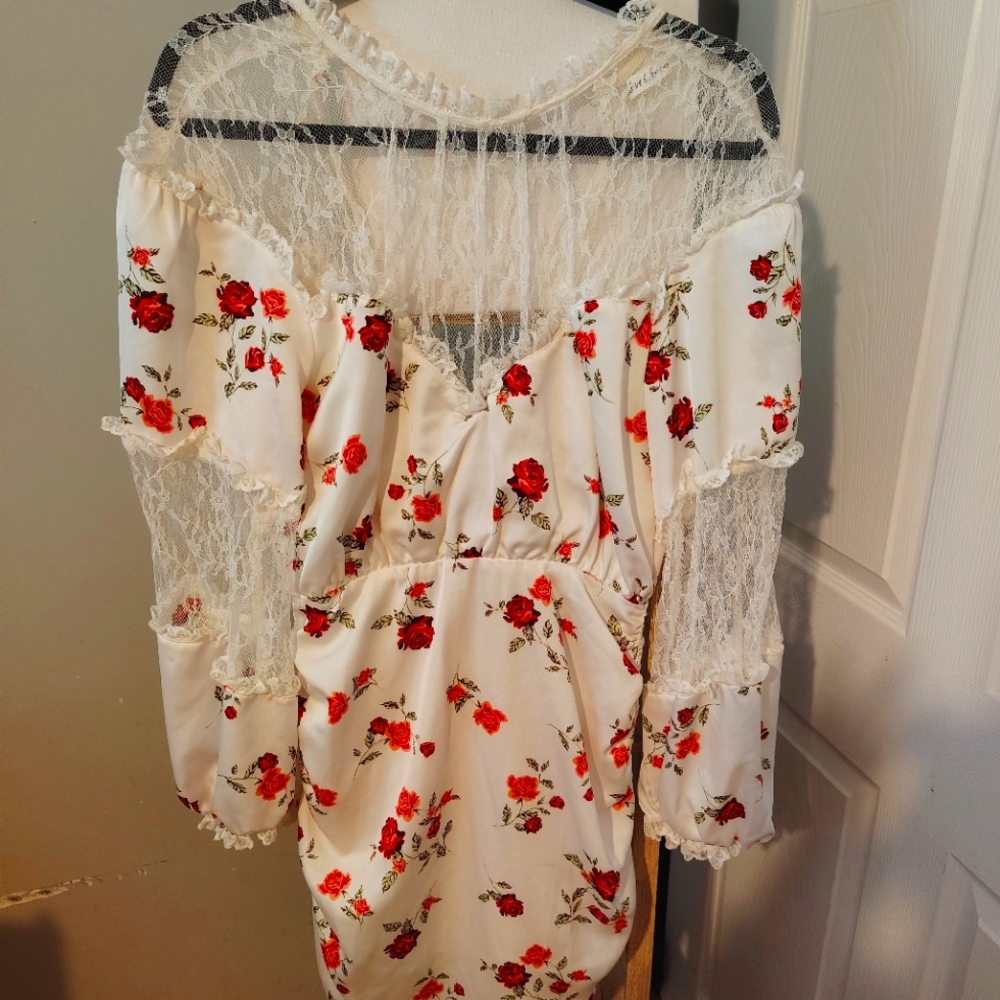 Floral Lace Off-Shoulder Dress